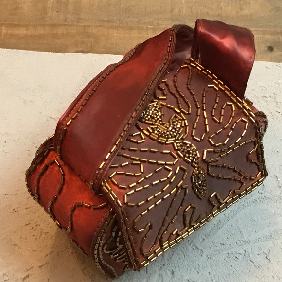Vintage structured bead embroidered satin red bag - Picture 4 of 8